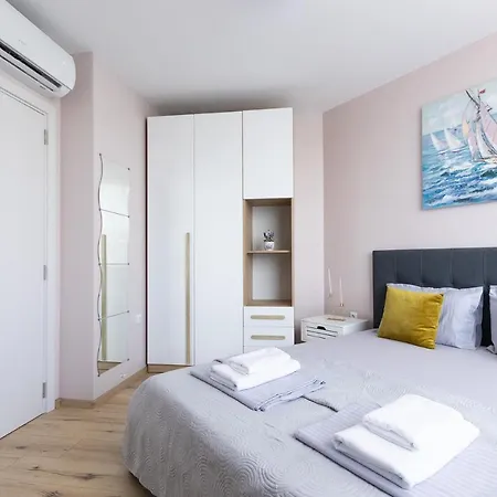 Apartment Krisia By Rv Apartments - Free Parking